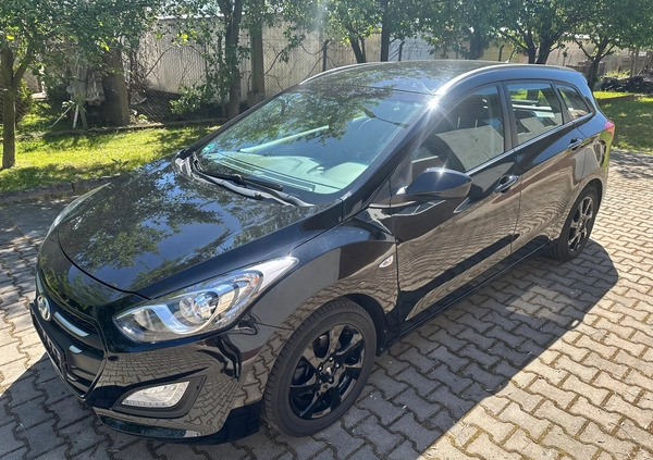 Hyundai I30 cena 39000 przebieg: 96000, rok produkcji 2015 z Sompolno małe 352